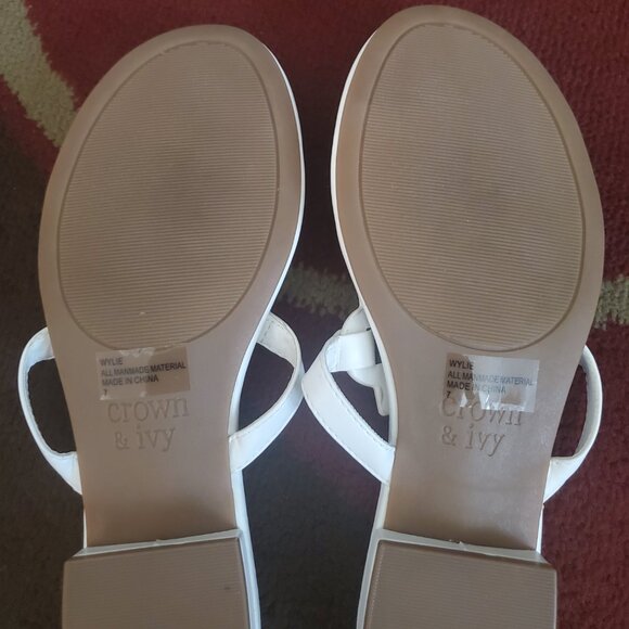 NWOT Crown and Ivy Women’s Wylie White Thong Sandals Size 7 - Picture 4 of 7